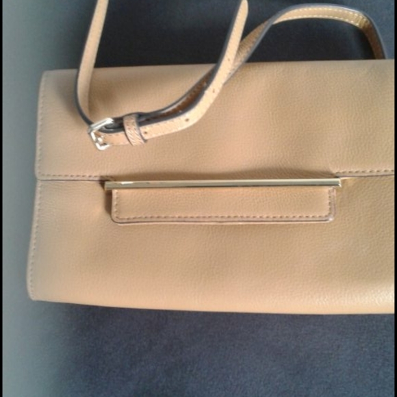 Vince Camuto Bags Vince Camuto Tan Leather Crossbody Bag Poshmark